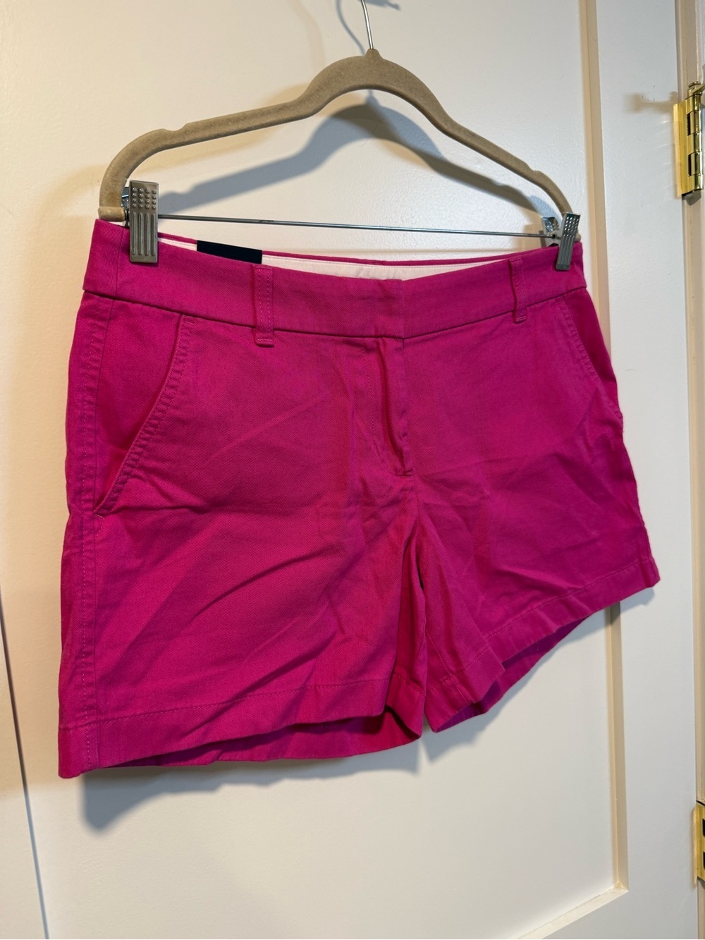 NWT J. Crew Women’s Hot Pink 5” Chino Shorts - Size 8 - Picture 2 of 8